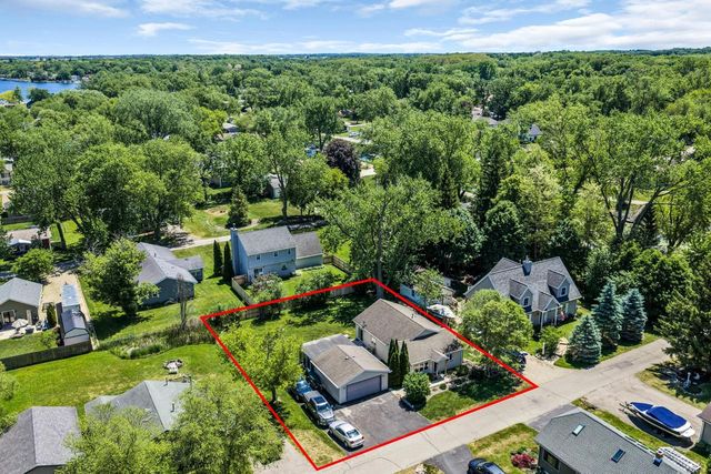 4214 Poplar DRIVE, Delavan, WI 53115