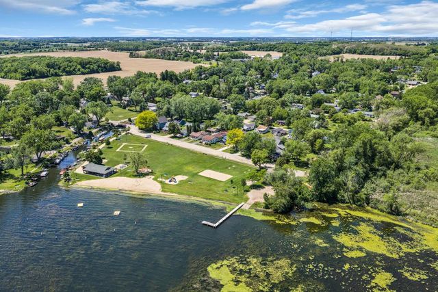 4214 Poplar DRIVE, Delavan, WI 53115
