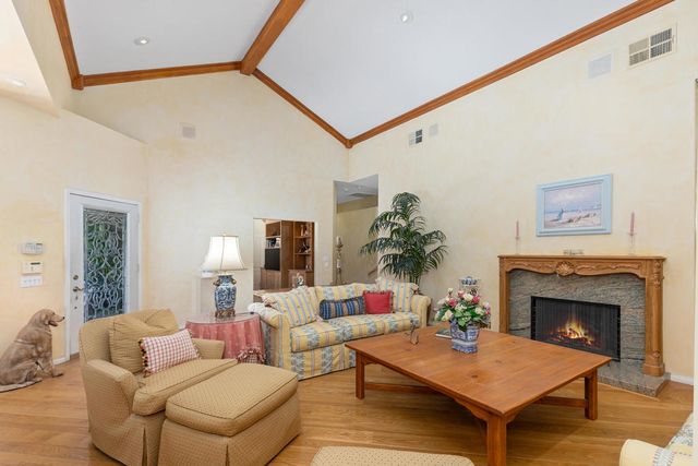 32 Colonial Drive, Rancho Mirage, CA 92270