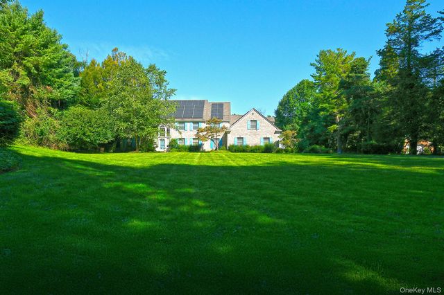 7 Saw Mill Lane, Cold Spring Harbor, NY 11724