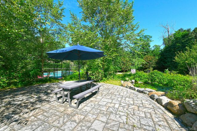 7 Saw Mill Lane, Cold Spring Harbor, NY 11724