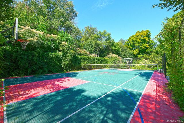 7 Saw Mill Lane, Cold Spring Harbor, NY 11724