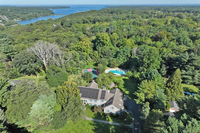 7 Saw Mill Lane, Cold Spring Harbor, NY 11724