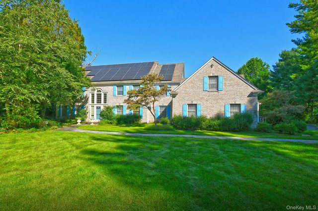7 Saw Mill Lane, Cold Spring Harbor, NY 11724