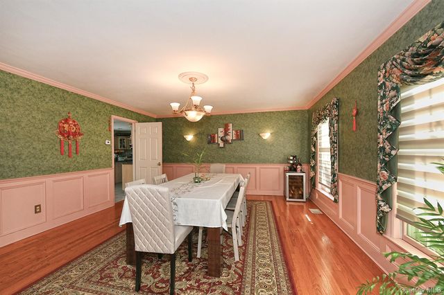 7 Saw Mill Lane, Cold Spring Harbor, NY 11724