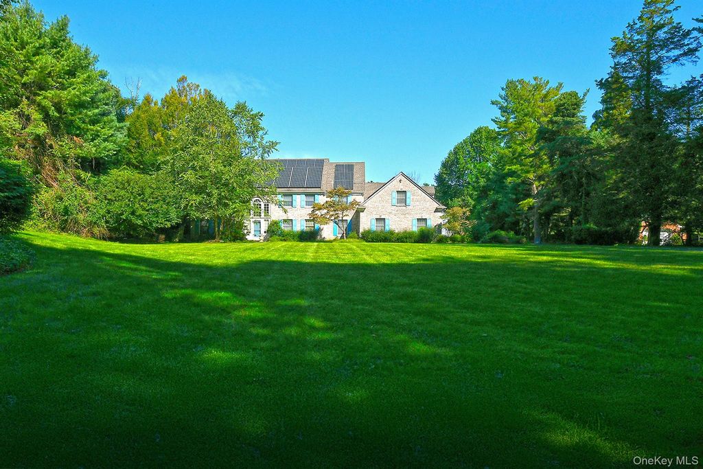 7 Saw Mill Lane, Cold Spring Harbor, NY 11724 — photo 2