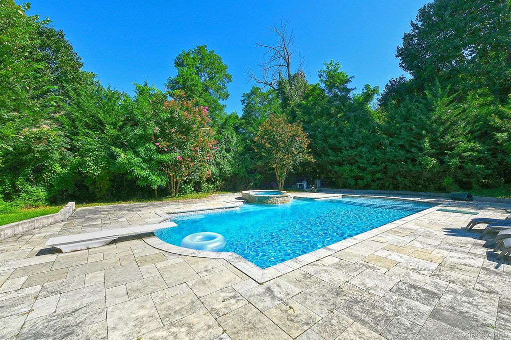 7 Saw Mill Lane, Cold Spring Harbor, NY 11724 — photo 3