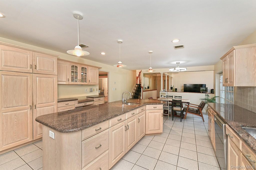 7 Saw Mill Lane, Cold Spring Harbor, NY 11724 — photo 5