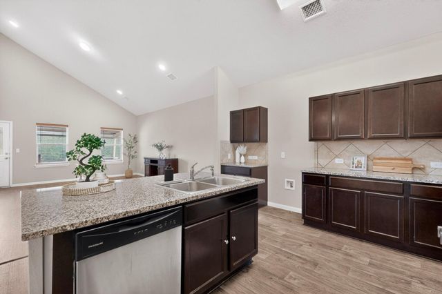 5905 Diamondleaf BND, Austin, TX 78724