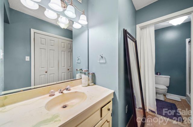 109 Carriage House Drive, Kannapolis, NC 28081