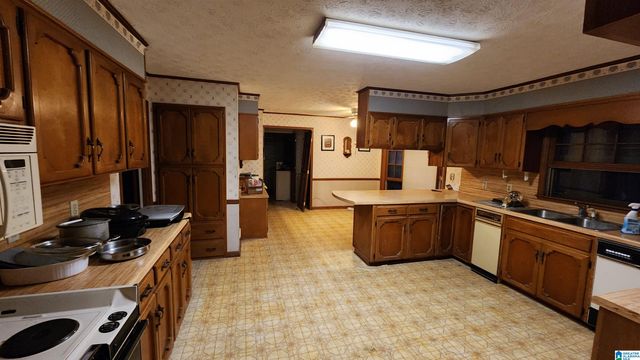 818 CREEK TRAIL, Anniston, AL 36206