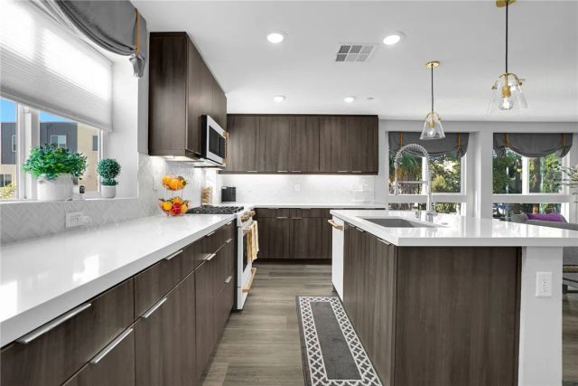 5262 N Bainbridge Place, Valley Village, CA 91607