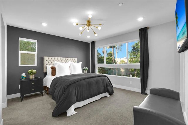 5262 N Bainbridge Place, Valley Village, CA 91607