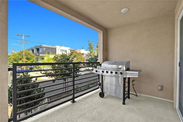 5262 N Bainbridge Place, Valley Village, CA 91607