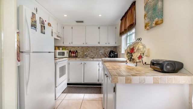 239 Windsor K, West Palm Beach, FL 33417