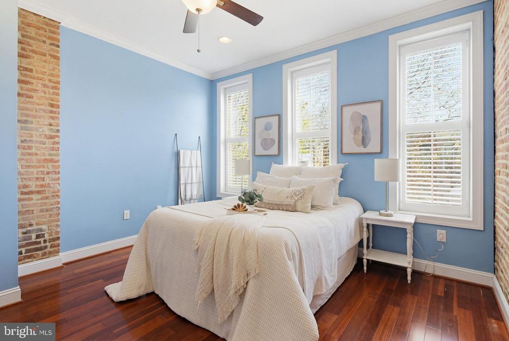 Image 14 of property listing at 122 W CLEMENT ST, Baltimore, MD 21230