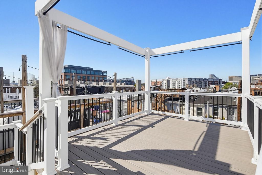 Image 25 of property listing at 122 W CLEMENT ST, Baltimore, MD 21230