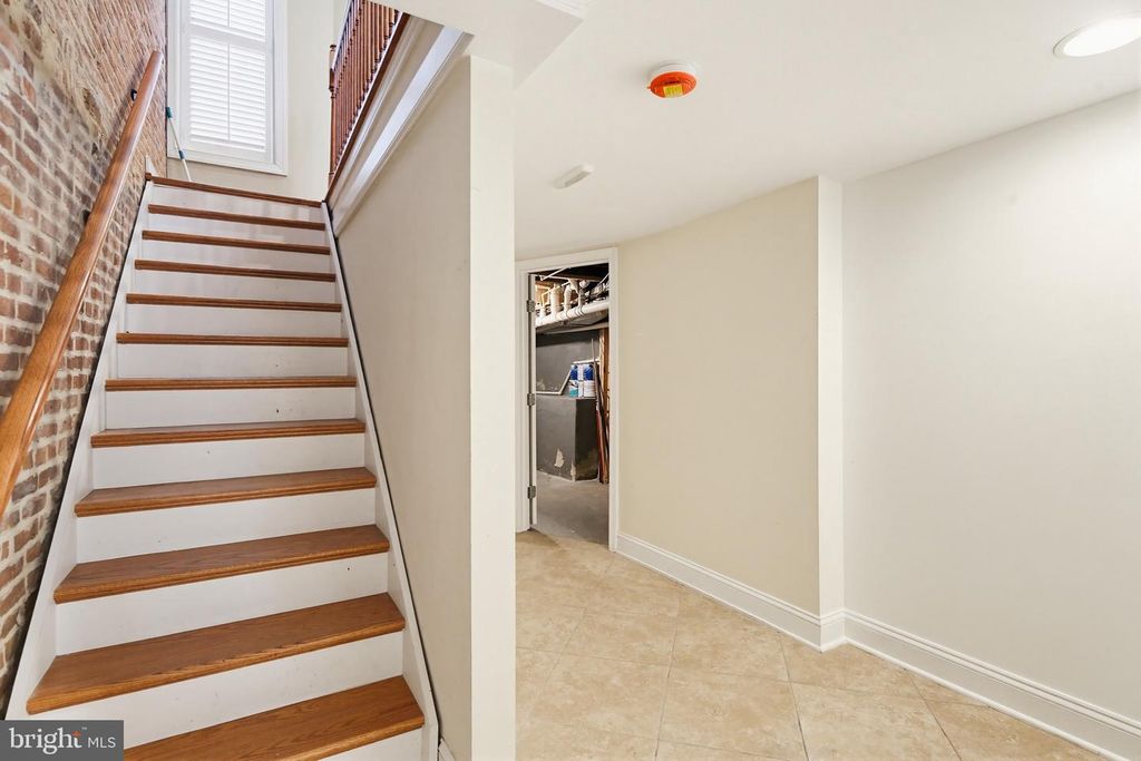 Image 26 of property listing at 122 W CLEMENT ST, Baltimore, MD 21230