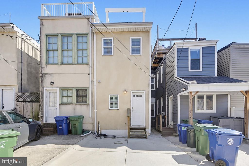 Image 32 of property listing at 122 W CLEMENT ST, Baltimore, MD 21230