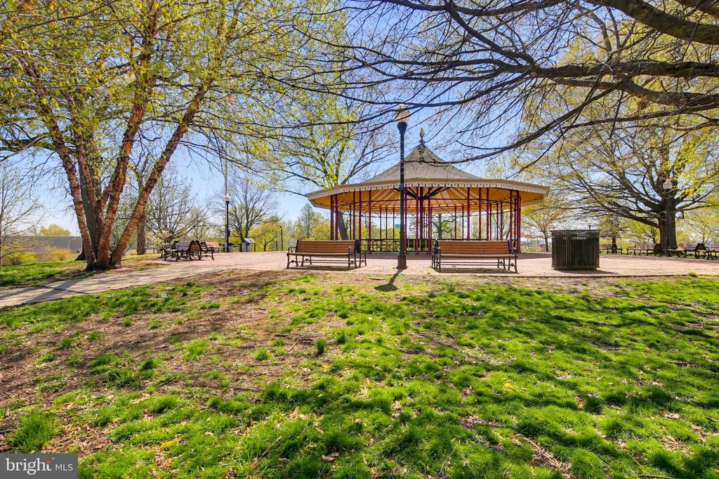 Image 39 of property listing at 122 W CLEMENT ST, Baltimore, MD 21230