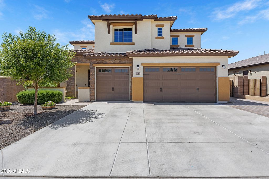 17241 W ALICE Avenue, Waddell, AZ 85355 — photo 2
