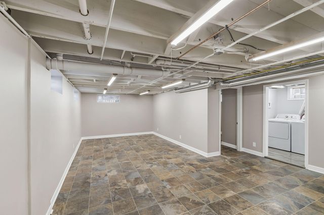 619 W North Street, Crown Point, IN 46307