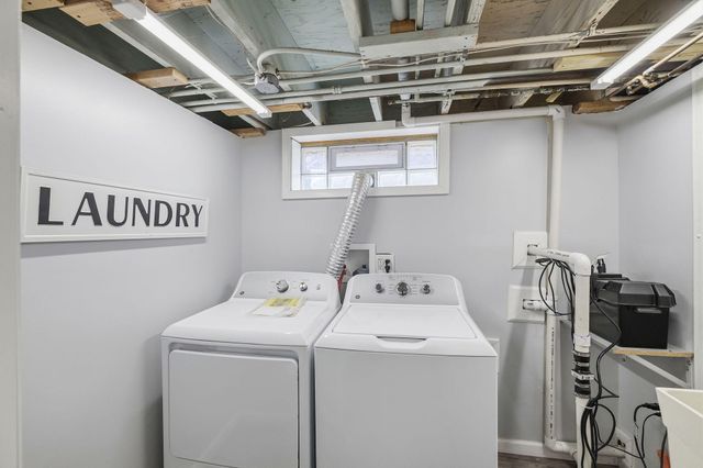 619 W North Street, Crown Point, IN 46307