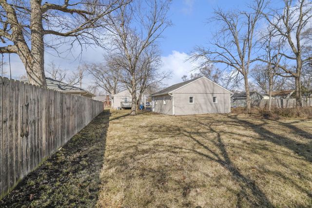 619 W North Street, Crown Point, IN 46307