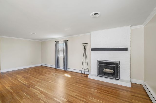 619 W North Street, Crown Point, IN 46307