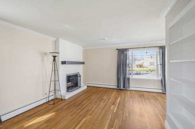 619 W North Street, Crown Point, IN 46307