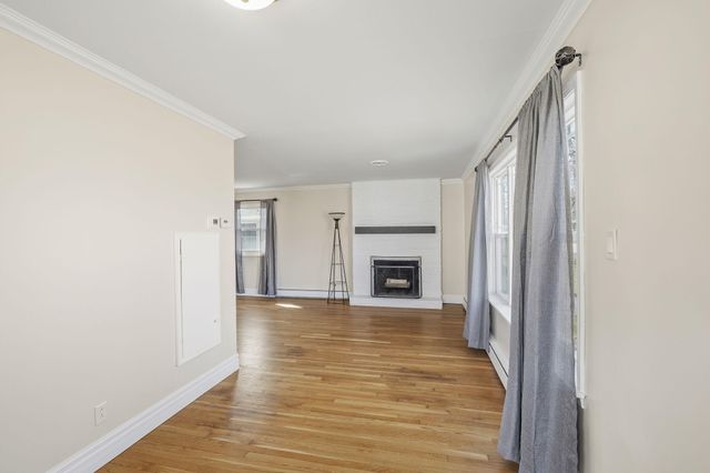 619 W North Street, Crown Point, IN 46307