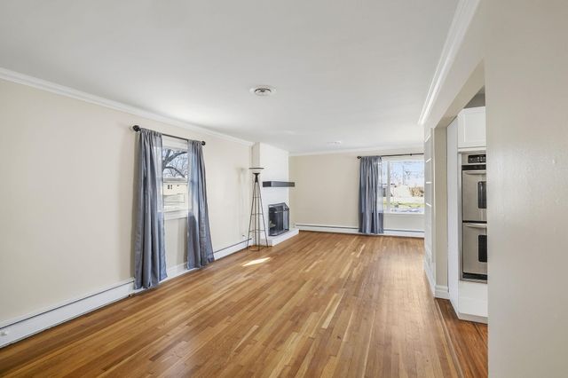 619 W North Street, Crown Point, IN 46307