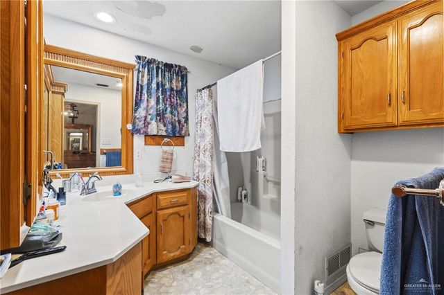 8913 N Bentsen Palm Drive, Mission, TX 78574