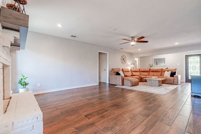 2205 Indian Creek Drive, Irving, TX 75060