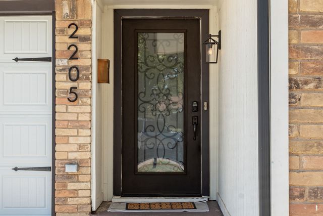 2205 Indian Creek Drive, Irving, TX 75060