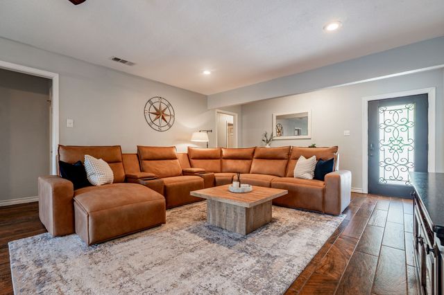 2205 Indian Creek Drive, Irving, TX 75060