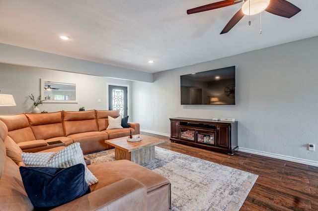 2205 Indian Creek Drive, Irving, TX 75060