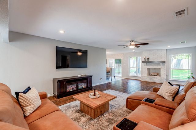 2205 Indian Creek Drive, Irving, TX 75060