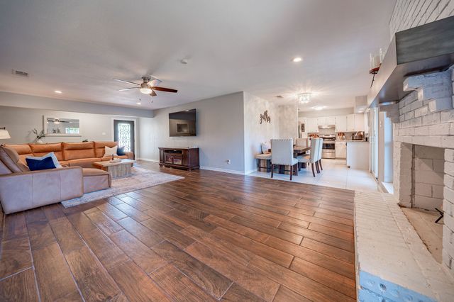 2205 Indian Creek Drive, Irving, TX 75060