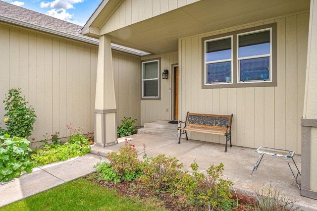 17604 E 3rd Ln, Greenacres, WA 99016