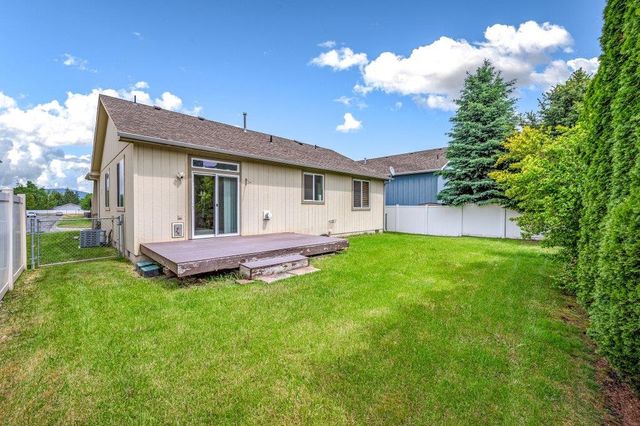 17604 E 3rd Ln, Greenacres, WA 99016