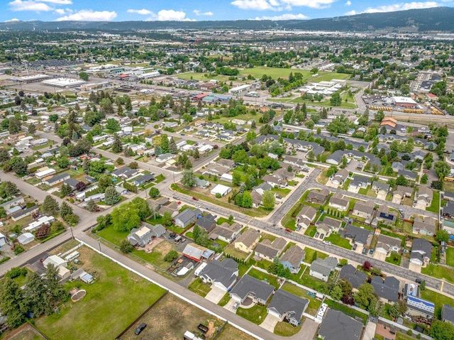 17604 E 3rd Ln, Greenacres, WA 99016