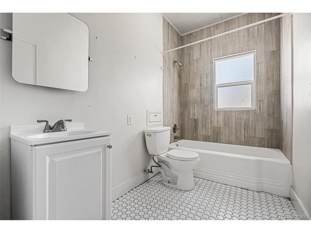 1117 16th St, Greeley, CO 80631