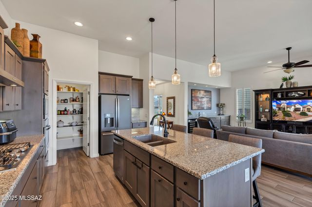 2605 E Josephine View Drive, Green Valley, AZ 85614