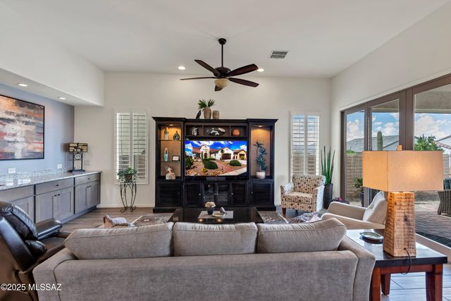 2605 E Josephine View Drive, Green Valley, AZ 85614