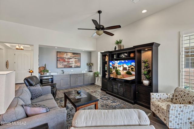 2605 E Josephine View Drive, Green Valley, AZ 85614