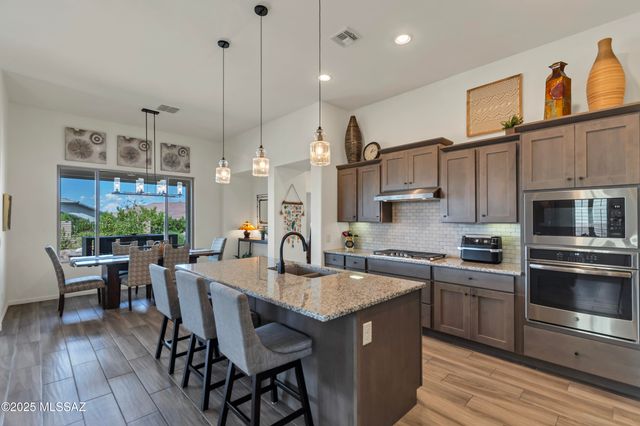 2605 E Josephine View Drive, Green Valley, AZ 85614