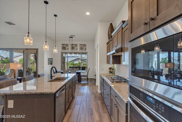 2605 E Josephine View Drive, Green Valley, AZ 85614