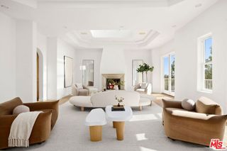 1939 Stradella Road, Los Angeles, CA 90077