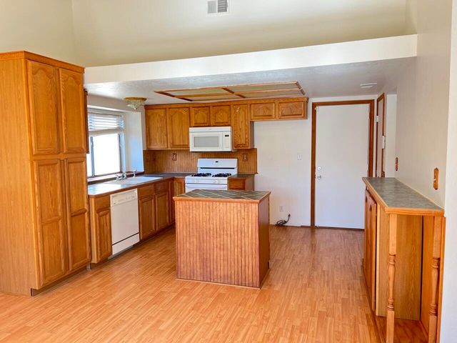 4520 Paseo Hermoso, Palmdale, CA 93551